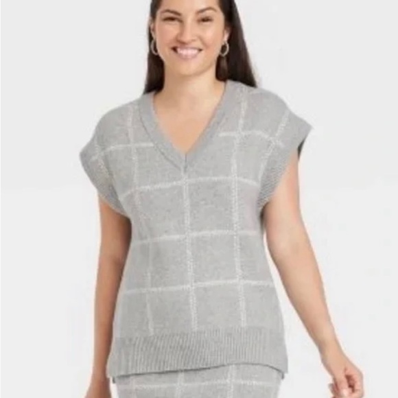Women’s A New Day V-Neck Sweater Vest Gray Windowpane - Picture 1 of 3